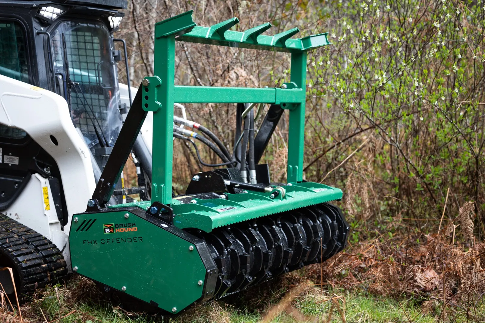 Mulcher head working through underbrush